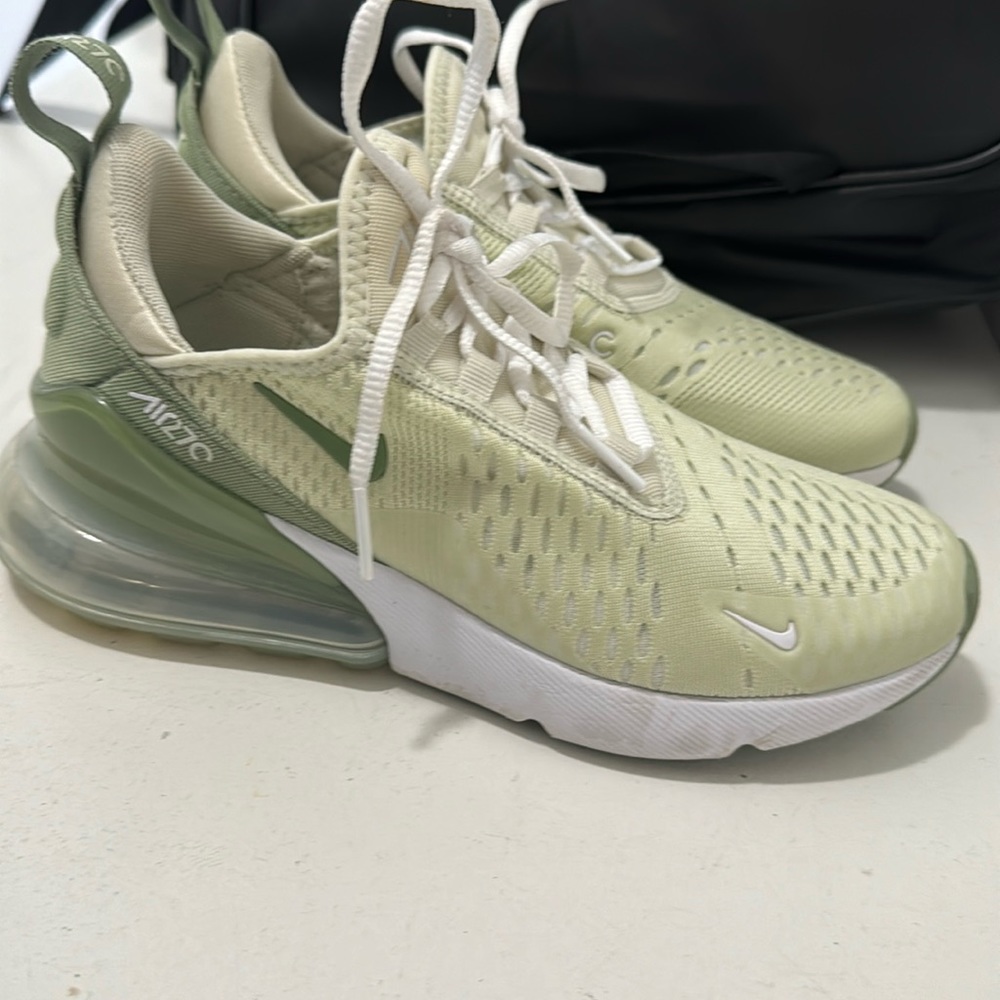Nike Air Max 270